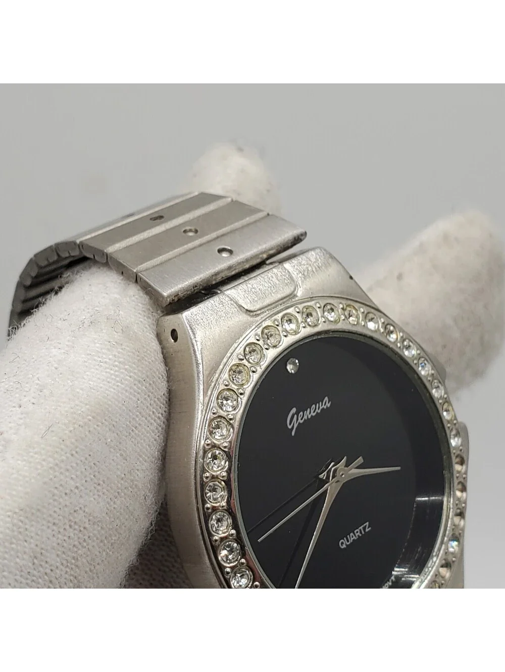 Geneva Watch Women 33mm Black Dial Rhinestone Bezel Silver Tone New Battery